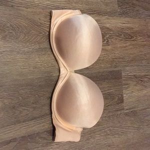 Victoria’s Secret strapless bra